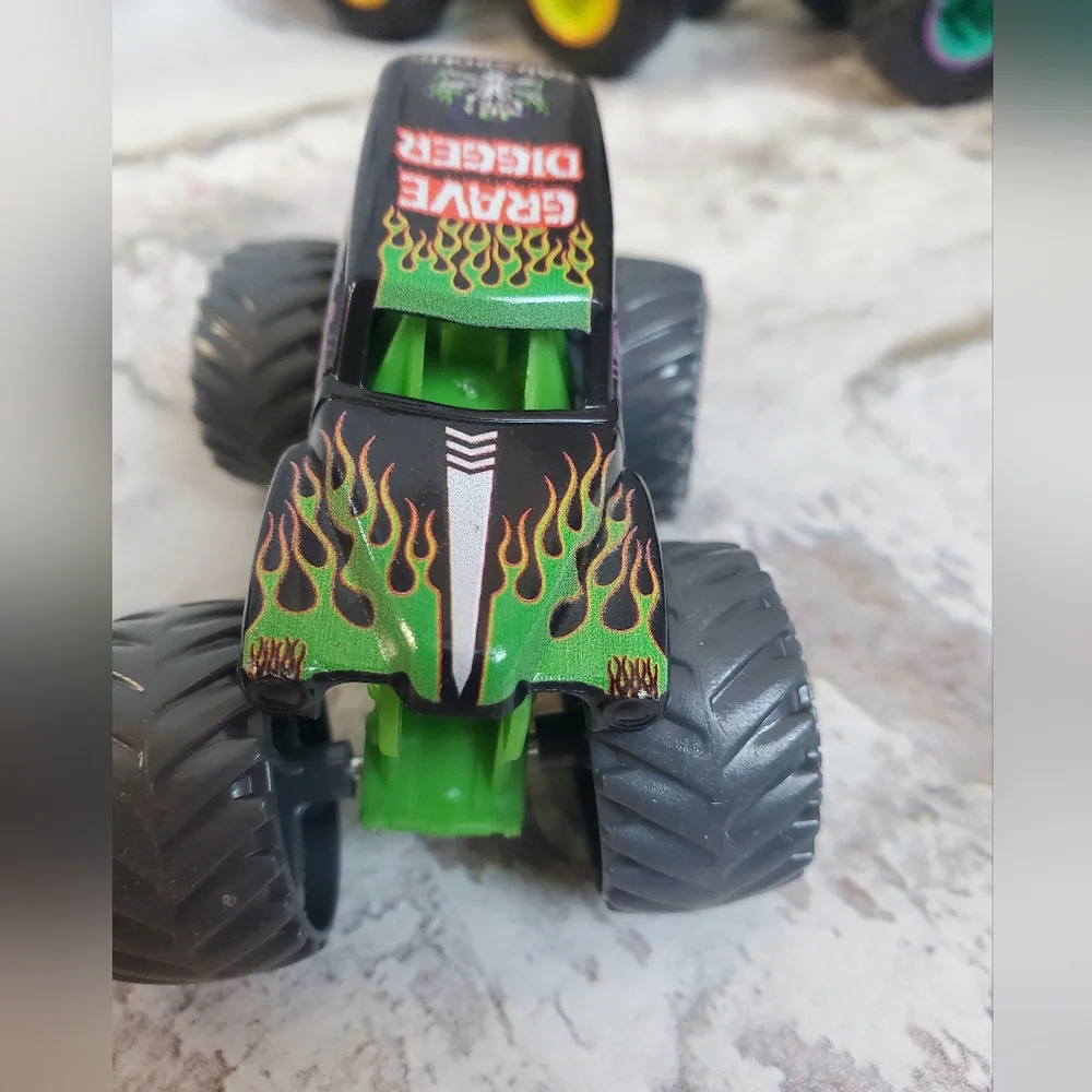 Hot Wheels Assorted Monster Truck Toys - 7 Pc Multicolor